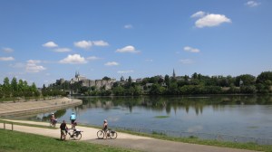 Vista del castillo de Angers al otro lado del Maine