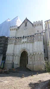 Pórtico de una iglesia del camino