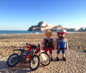 Nuestros amigos con Peñíscola al fondo